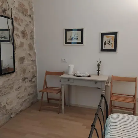 לינה וארוחת בוקר Casa Del Vicolo 3*